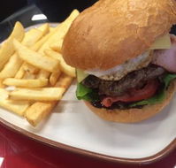 Drouin PizzaBurger Lounge - NT Tourism