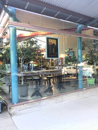 Mount Beauty Bakery - NT Tourism 0
