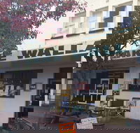 Lake Wallace Hotel - NT Tourism