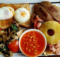 Crowded house cafe scone - NT Tourism