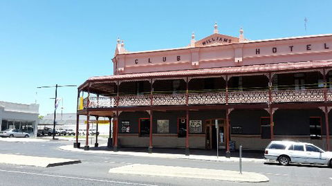 The Club Hotel Experience - NT Tourism 0