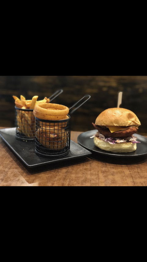 House Of Burgers - NT Tourism 0