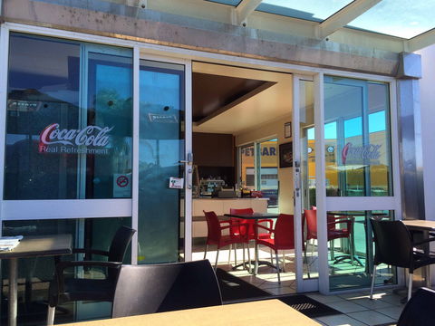 Pete's Upton St. Brasserie - NT Tourism 0