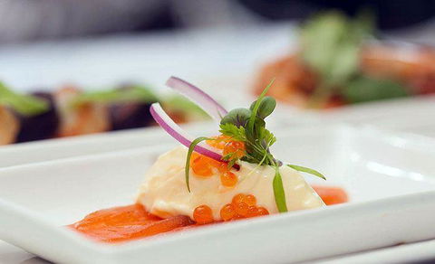 2 Fish Seafood Restaurant - NT Tourism 9