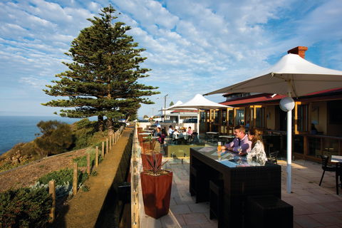 Penneshaw Hotel - NT Tourism 1