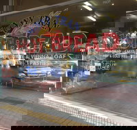 Sunny Tran Hot Bread - Accommodation NT