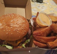 Zigzag Burgers n' Salads - Accommodation NT