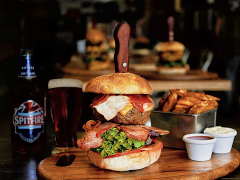 Spitfire Restaurant And Grill - NT Tourism 1