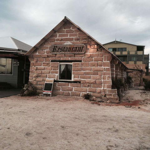 Old Pearler Restaurant - NT Tourism 0