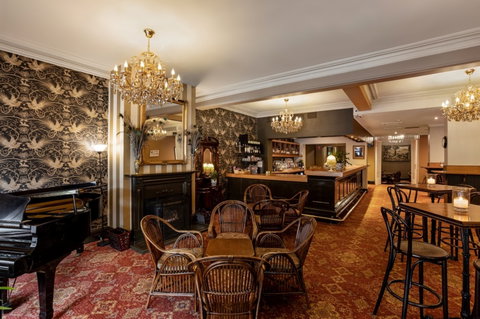 The Orient Bar & Dining Room - NT Tourism 0