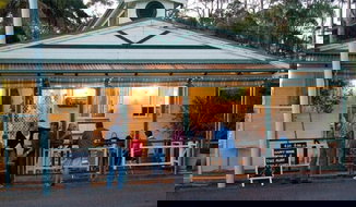 Sunshine Bay Restaurants and Takeaway Accommodation NT Accommodation NT