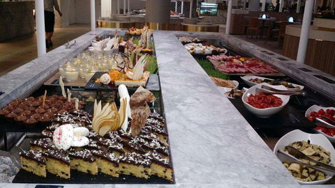 Lagoons Restaurant - Sheraton Mirage Hotel - NT Tourism 0