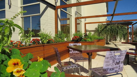 Cascades Restaurant And Bar - NT Tourism 0