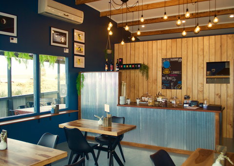 The Deck Cafe On The Wharf - Accommodation NT 2