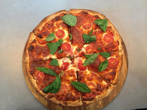 Deluxe Gourmet Pizza - NT Tourism 0