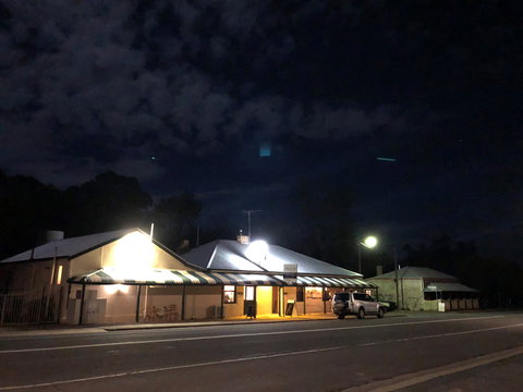 Eden Valley Hotel - Accommodation NT 1