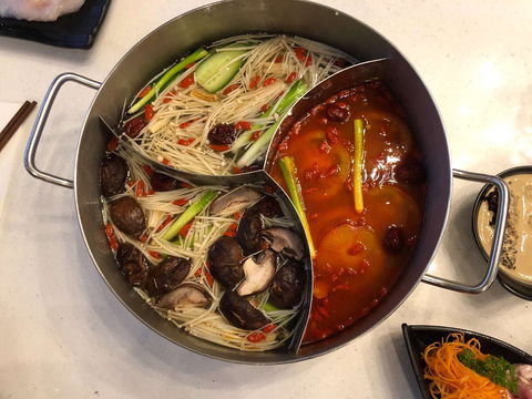 Thumbs-up Hotpot Restaurant - NT Tourism 0