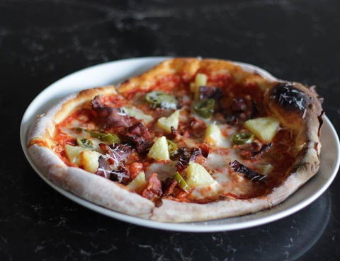 Neighbourhood Pizza - NT Tourism 0