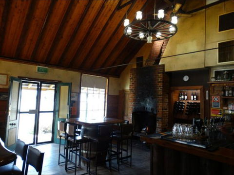 The Lion Of Waterloo Restaurant - Closed Until Further Notice - NT Tourism 0