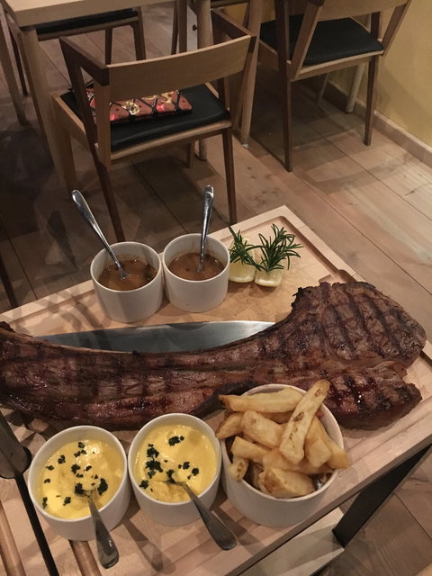 A Hereford Beefstouw - Accommodation NT 2