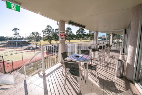 Sports Club Bistro - Lismore Workers Sports Club - NT Tourism 2