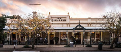 The Rising Sun Hotel, Auburn - NT Tourism 0