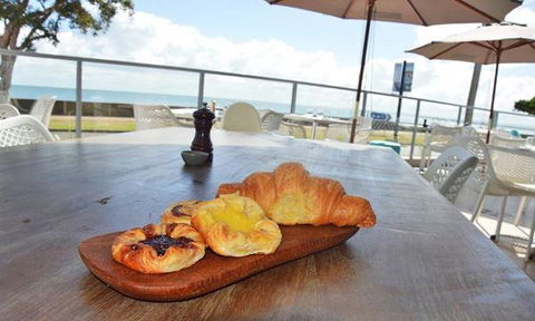 The Vinyard Restaurant & Wine Bar - NT Tourism 8