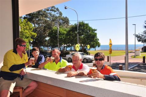 Beach House Hotel - NT Tourism 1