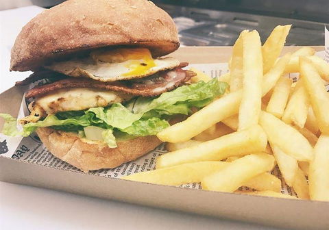 Saltwater Cafe & Pizza - NT Tourism 9