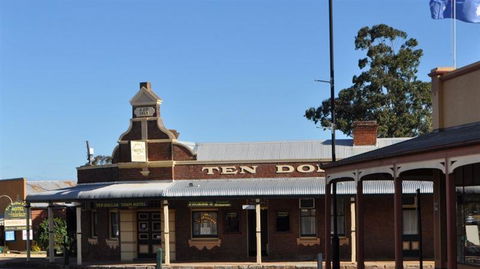 Phoebe's @ Ten Dollar Town Motel - NT Tourism 6