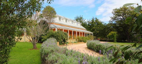 The Fitzroy Inn Dining Room - NT Tourism 0