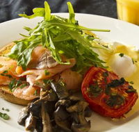 Hungry Wolfs Kincumber - NT Tourism