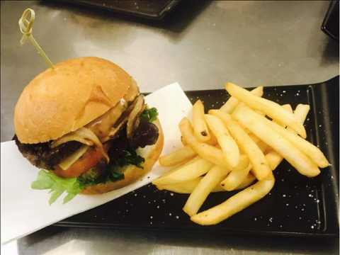 Woods And Irons Restaurant @ The Moranbah Golf Club - NT Tourism 1