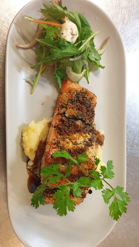 Mt Lyell Hotel Thai - European Bar And Restaurant - Accommodation NT 8