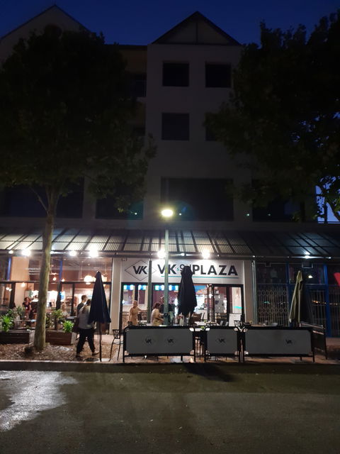 VK's On The PLAZA - NT Tourism 6