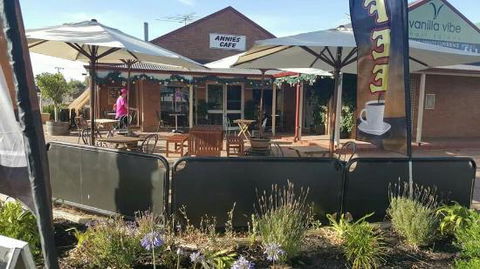 Annies Cafe - NT Tourism 0
