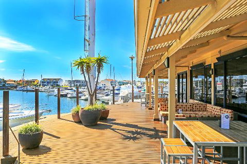 Marina Hotel - NT Tourism 0