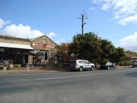 Meller's Of Auburn - NT Tourism 0