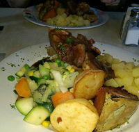 Queens Arms Hotel Riccardo's Seafood and Steakhouse - Accommodation NT