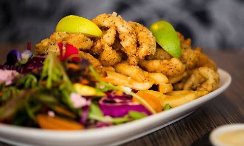 Frydays Fish & Chippery - Accommodation NT 11