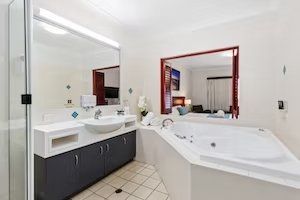 The Coffee House Apartments & Bistro - Accommodation NT 5