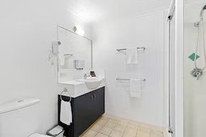 The Coffee House Apartments & Bistro - Accommodation NT 9