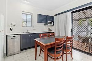 The Coffee House Apartments & Bistro - Accommodation NT 12