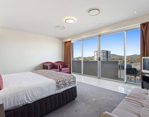 CBD Executive Apartments - Accommodation NT 4