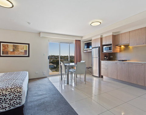 CBD Executive Apartments - Accommodation NT 8