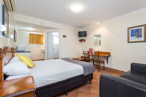 Glenmore Tavern - Accommodation NT 5