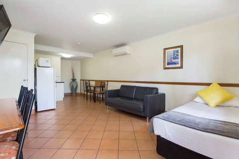 Glenmore Tavern - Accommodation NT 7