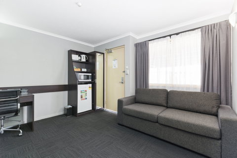 The Stirling Hotel Rockhampton - Accommodation NT 8