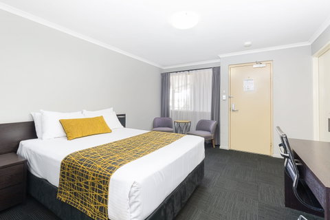 The Stirling Hotel Rockhampton - Accommodation NT 17