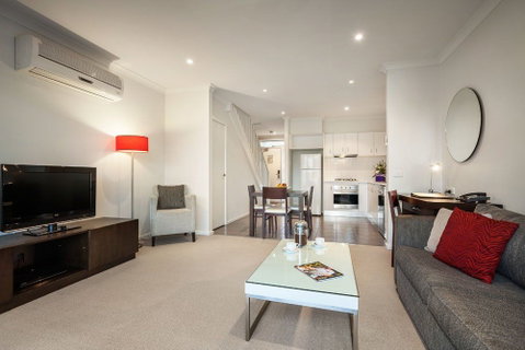Quest Sanctuary Lakes - Accommodation NT 4